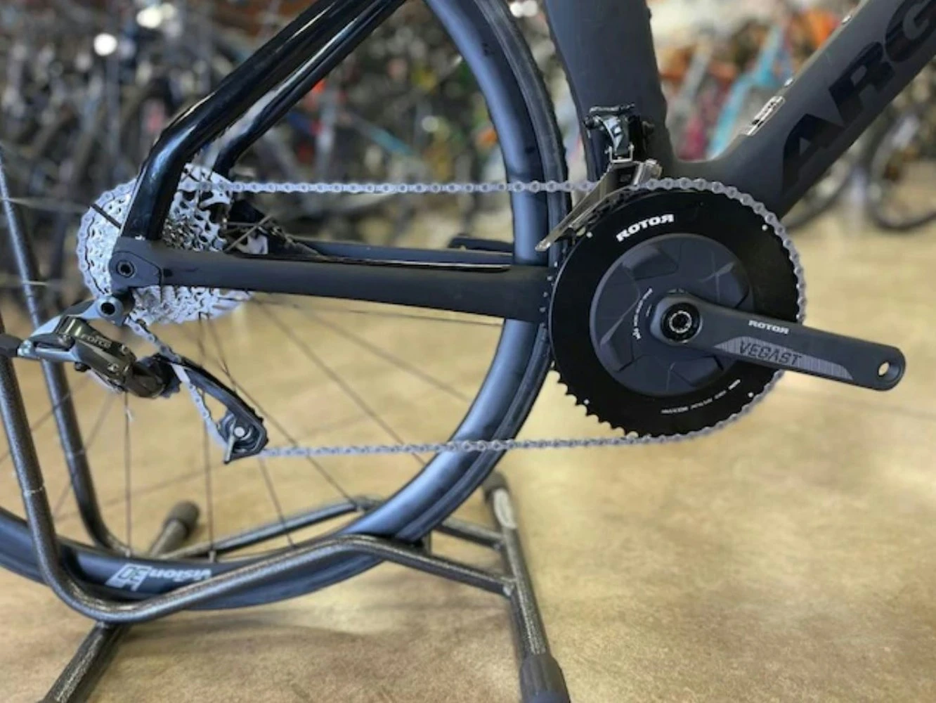 Argon 18 E-117 Tri Disc Sram Force 22 - Black/Black 2022 - Image 8