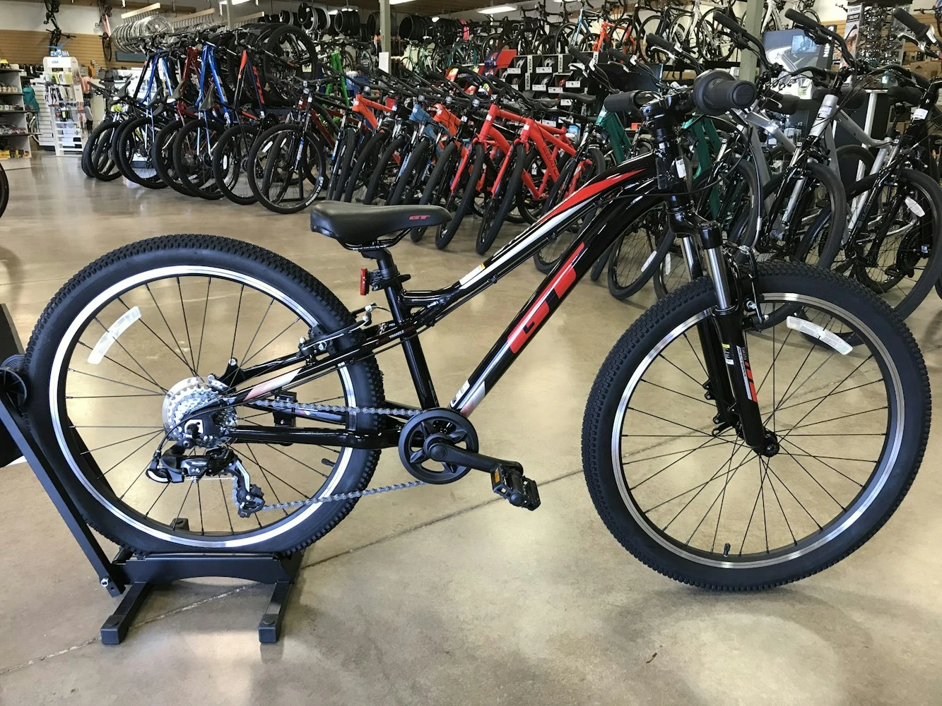 GT Stomper Prime 24" 2021