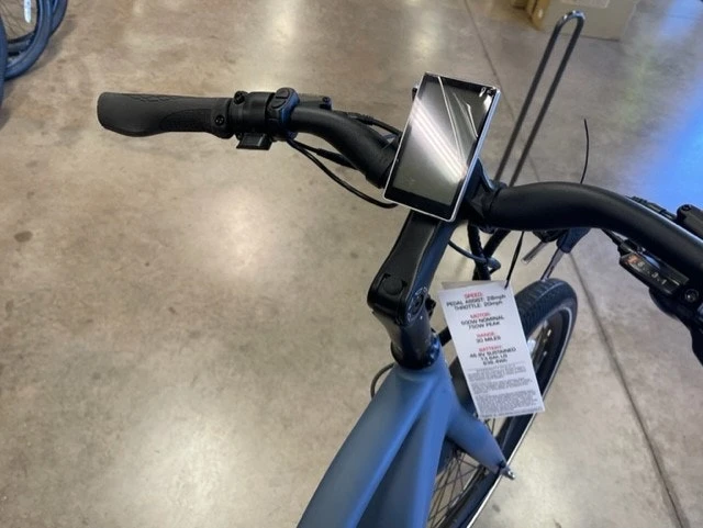 Serfas Dash E-Bike 500W Step Over Charcoal - Image 3