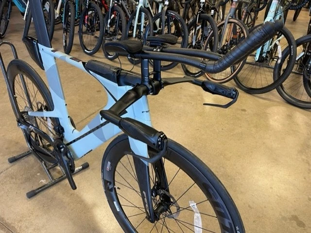 Felt IA Advanced Shimano Ultegra Di2 (12 Speed) W/ Reynolds AR 58/62 Disc Surfmist 2023 - Image 14