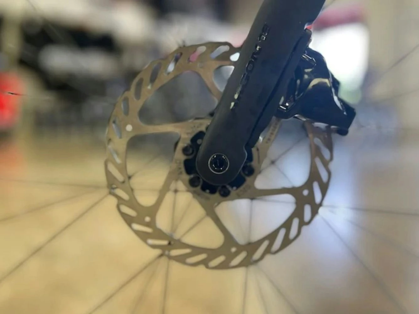 Argon 18 E-117 Tri Disc Sram Force 22 - Black/Black 2022 - Image 4