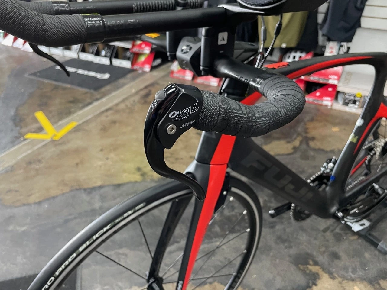 Fuji Norcom 2.3 Shimano 105 11 Speed - Carbon/Red 2020 - Image 7