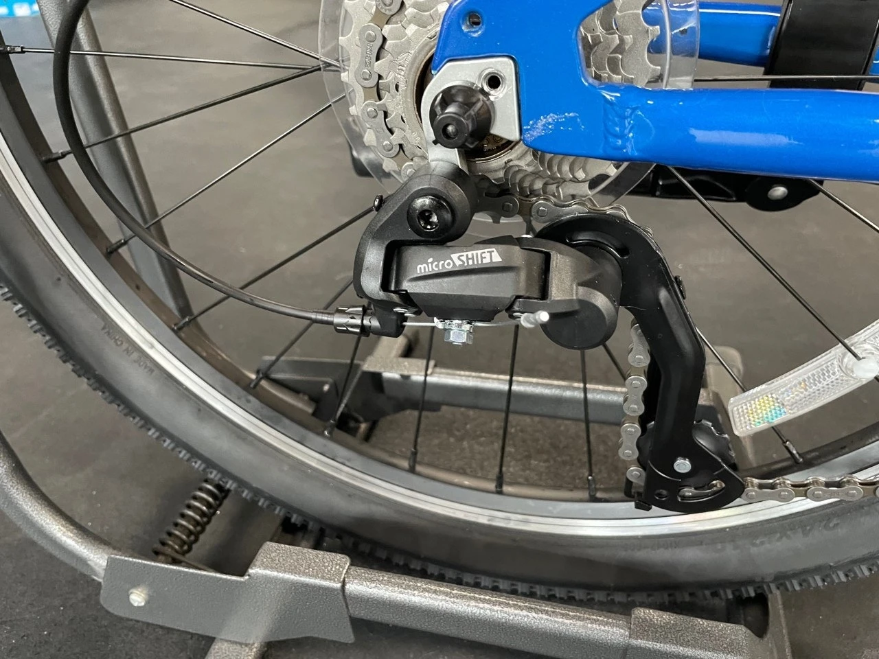 GT Stomper Prime 24" Kids Bike Blue 2022 - Image 13