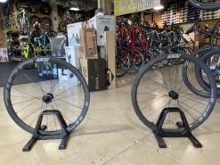 Zipp 303 Firecrest Disc Brake Tubeless Wheelset SRAM XDR 2022