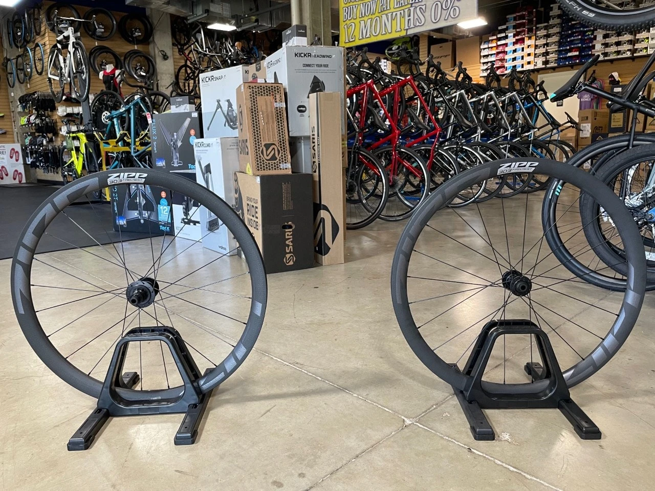 Zipp 303 Firecrest Disc Brake Tubeless Wheelset SRAM XDR 2022