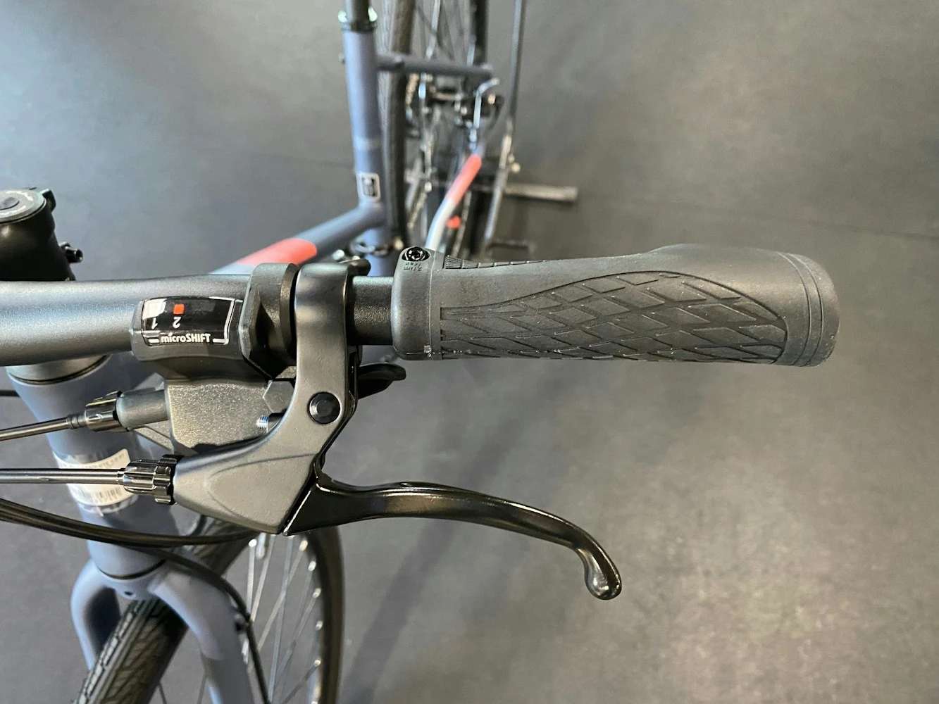 Fuji Absolute 1.9 Step Thru Satin Slate 2022 - Image 6