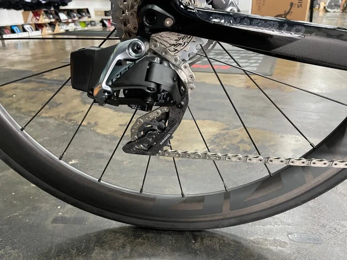 Pinarello Dogma F Disc SRAM Red ETap AXS 11 Speed Zipp 303S - 2023 - Image 8