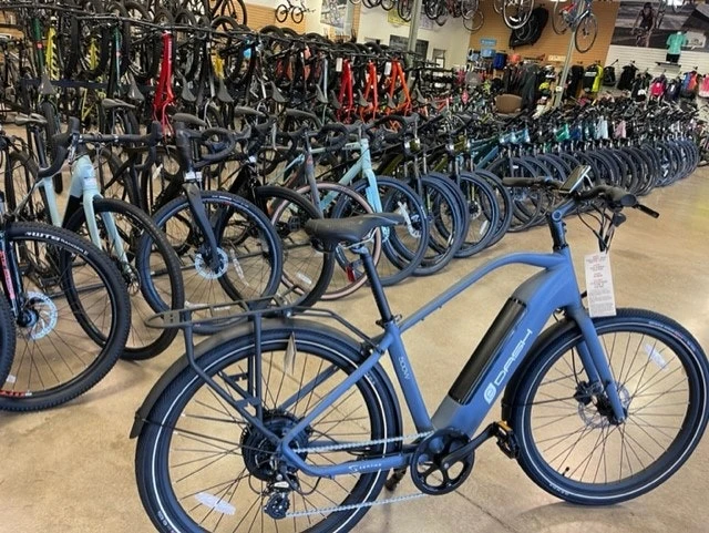 Serfas Dash E-Bike 500W Step Over Charcoal - Image 2