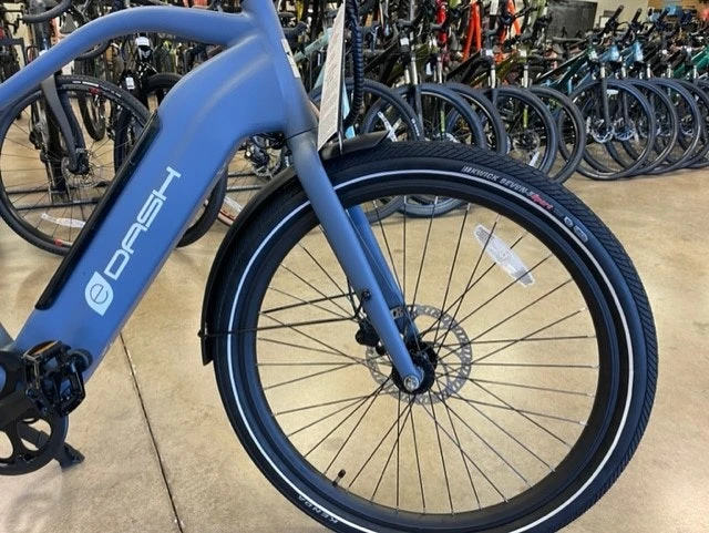 Serfas Dash E-Bike 500W Step Over Charcoal - Image 9