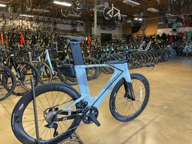 Felt IA Advanced Shimano Ultegra Di2 (12 Speed) W/ Reynolds AR 58/62 Disc Surfmist 2023 - Image 6