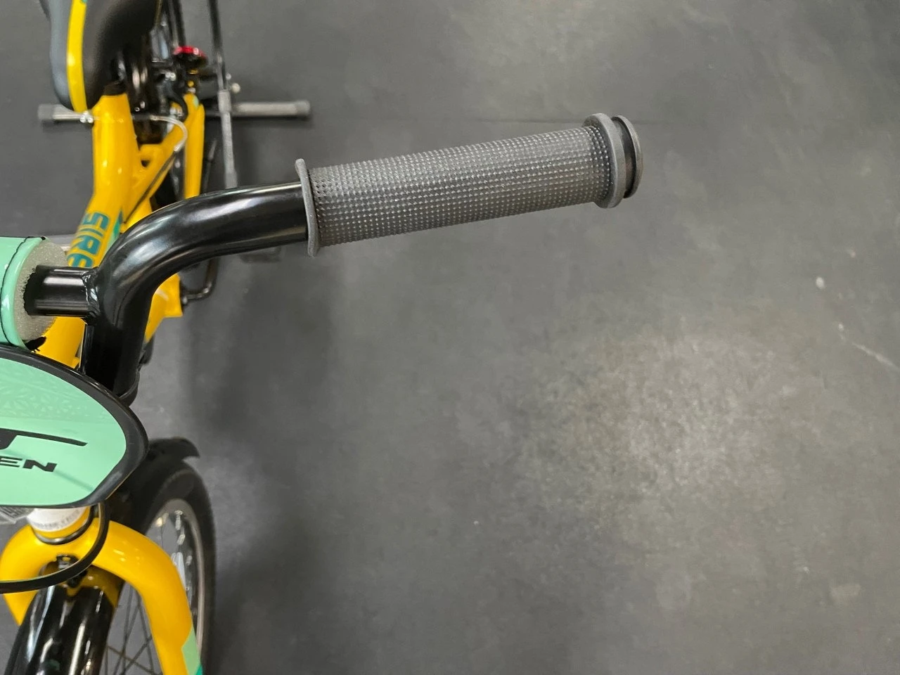 GT Siren 20" Kids Bike Yellow 2022 - Image 4