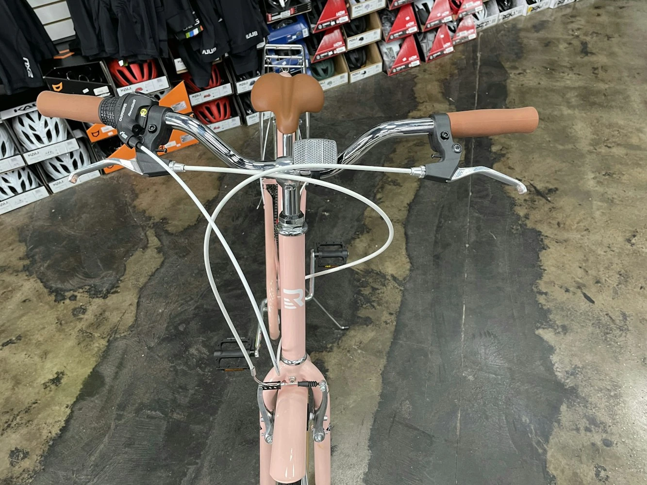 Retrospec Beaumont 7-Speed Step-Thru City Bike - Blush Pink 2022 - Image 3