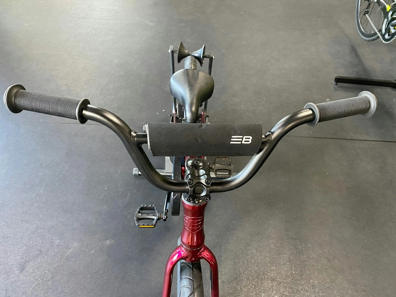 Batch Bicycles Batch 20" Kids Bicycle Gloss Deep Orchid 2022 - Image 4