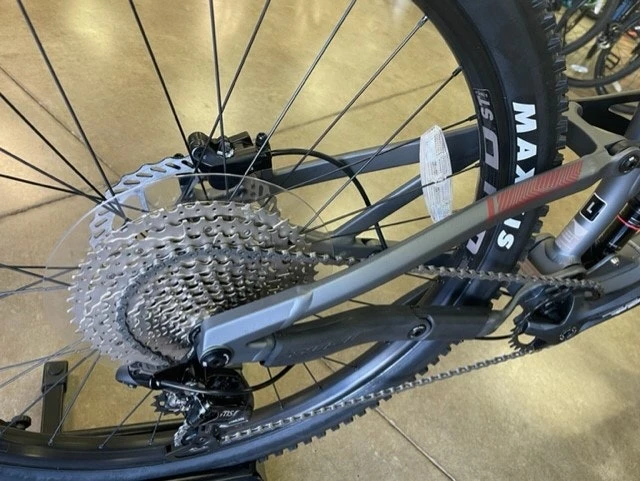 Fuji Auric 1.5 - 27.5 Shimano Deore 1 X 11 - Satin Hazy Silver 2022 - Image 2